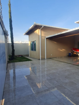 Imagem Casa com 4 Quartos à Venda, 300 m² em Santa Mônica - Belo Horizonte Imagem Casa com 4 Quartos à Venda, 300 m² em Santa Mônica - Belo Horizonte