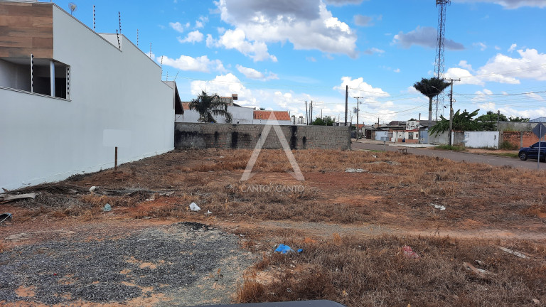 Terreno à Venda, 375 m² em Jardim Celeste - Sinop