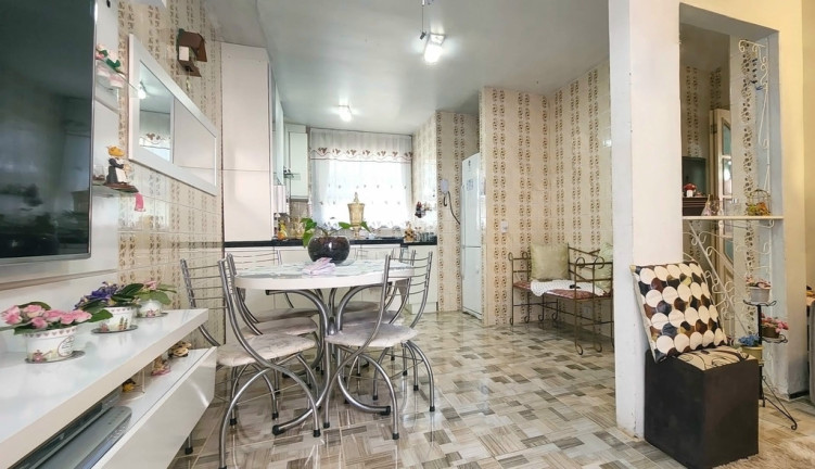 Imagem Casa com 3 Quartos à Venda, 250 m² em Uberaba - Curitiba