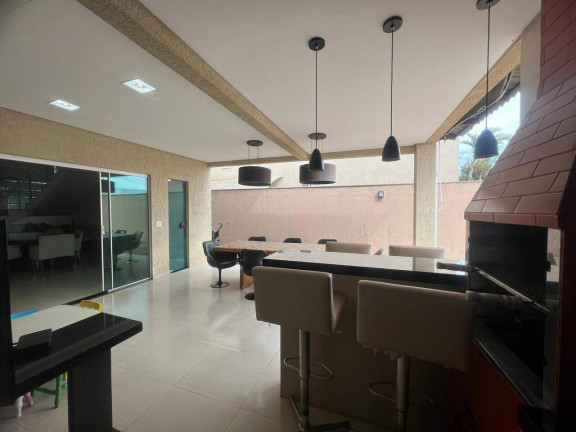 Imagem Casa com 4 Quartos à Venda, 283 m² em Jardins Lisboa - Goiânia Imagem Casa com 4 Quartos à Venda, 283 m² em Jardins Lisboa - Goiânia