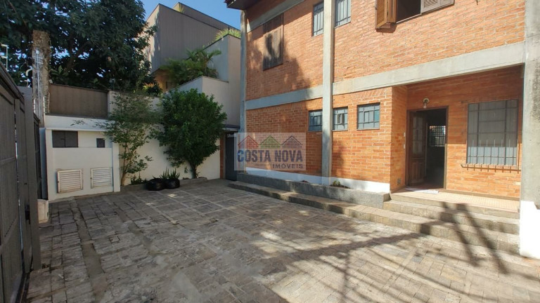 Imagem Casa com 3 Quartos à Venda, 260 m² Imagem Casa com 3 Quartos à Venda, 260 m²