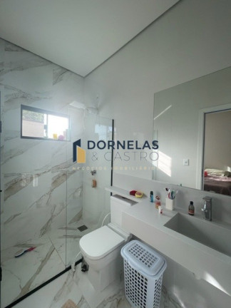 Imagem Casa com 3 Quartos à Venda, 400 m² em Guará I - Brasília Imagem Casa com 3 Quartos à Venda, 400 m² em Guará I - Brasília