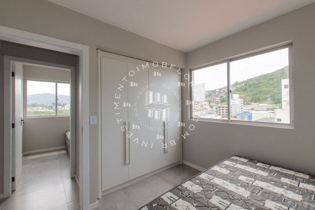 Imagem Apartamento com 2 Quartos à Venda, 63 m² em Pantanal - Florianópolis