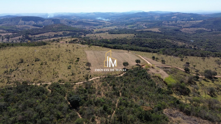 Imóvel com 2 Quartos à Venda, 420.000 m² em Zona Rural - Itaúna