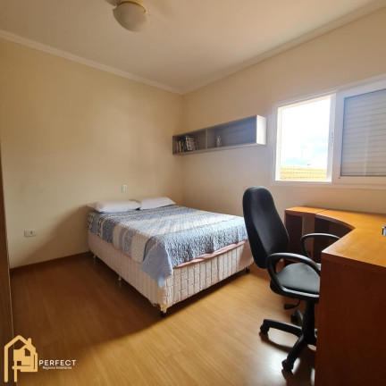 Imagem Casa com 1 Quarto à Venda, 240 m² em Jardim Maria Augusta - Taubaté Imagem Casa com 1 Quarto à Venda, 240 m² em Jardim Maria Augusta - Taubaté