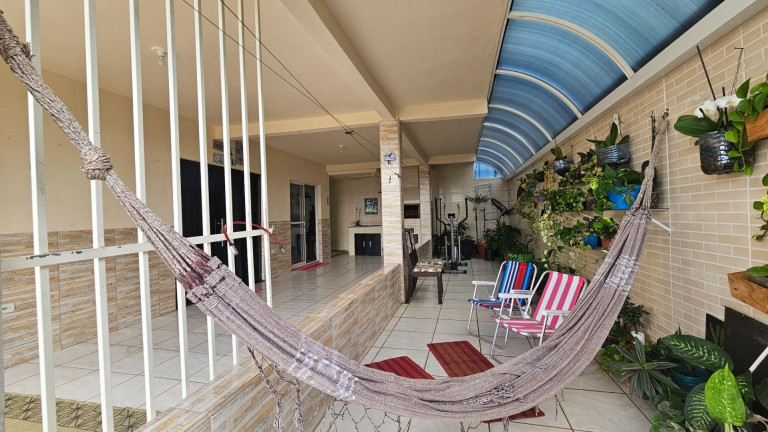 Imagem Casa com 6 Quartos à Venda, 340 m² em Cajuru - Curitiba