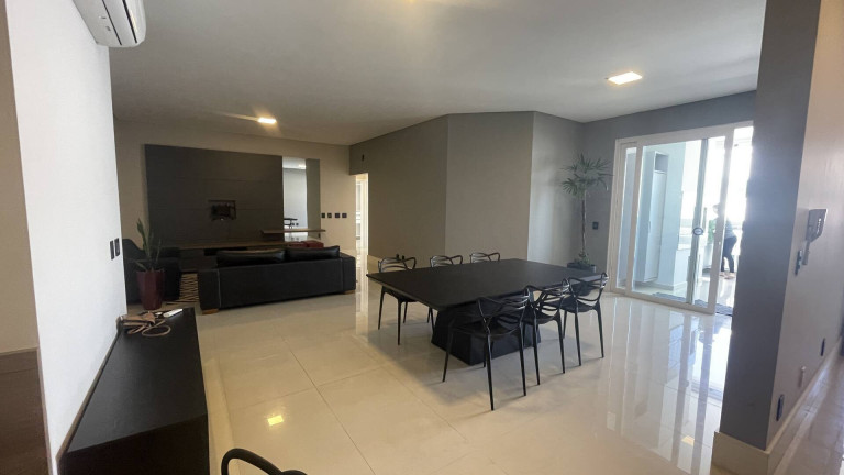 Imagem Apartamento com 3 Quartos para Alugar, 141 m² em Canasvieiras - Florianópolis