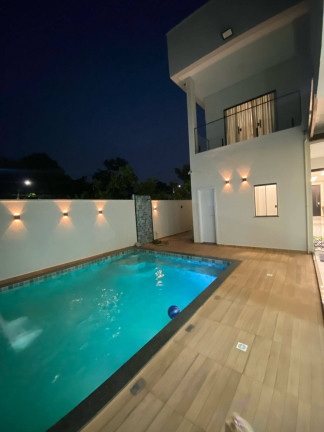 Imagem Casa de Condomínio com 3 Quartos para Alugar, 280 m² em Ponta Negra - Manaus