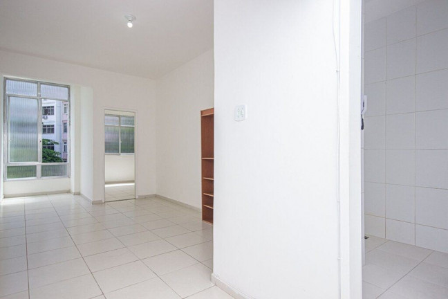 Imagem Imóvel com 1 Quarto à Venda, em Copacabana - Rio De Janeiro Imagem Imóvel com 1 Quarto à Venda, em Copacabana - Rio De Janeiro