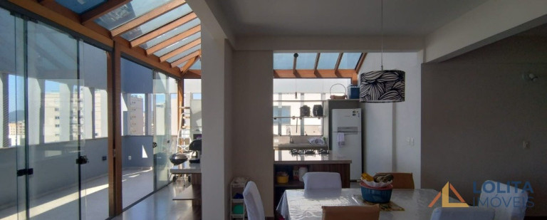 Imagem Cobertura com 3 Quartos à Venda, 173 m² em Centro - Florianópolis
