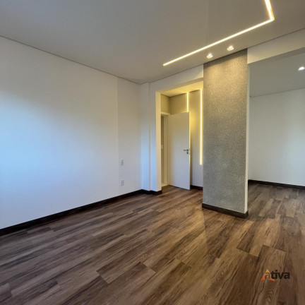 Imagem Apartamento com 3 Quartos à Venda, 144 m²
