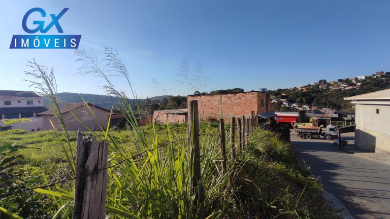 Imagem Terreno à Venda, 1.440 m² em Novo Retiro - Esmeraldas Imagem Terreno à Venda, 1.440 m² em Novo Retiro - Esmeraldas