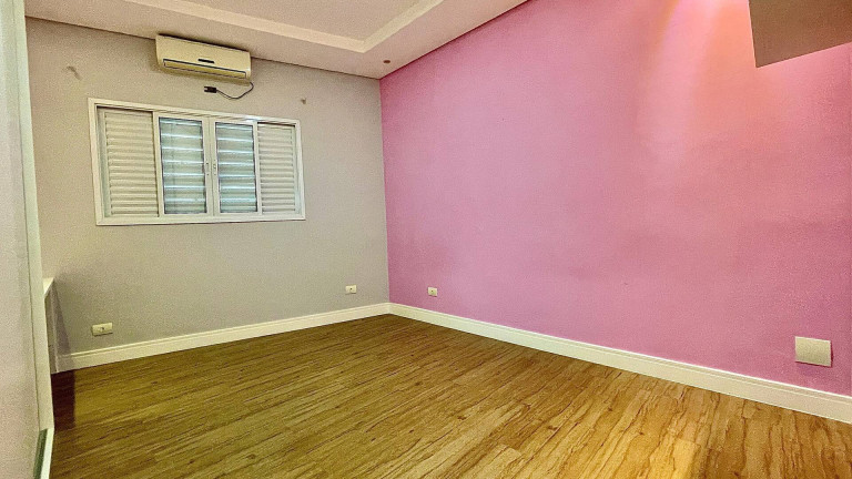 Imagem Sobrado com 4 Quartos à Venda, 600 m² em Jardim Virgínia - Guarujá Imagem Sobrado com 4 Quartos à Venda, 600 m² em Jardim Virgínia - Guarujá
