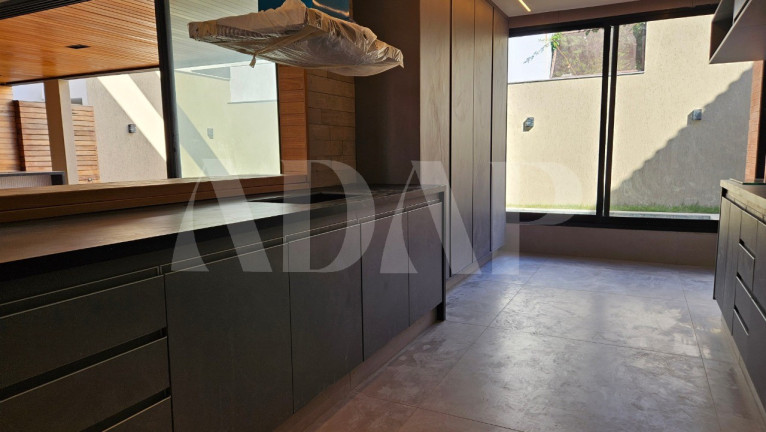 Imagem Casa com 5 Quartos à Venda, 360 m² em Barra Da Tijuca - Rio De Janeiro Imagem Casa com 5 Quartos à Venda, 360 m² em Barra Da Tijuca - Rio De Janeiro