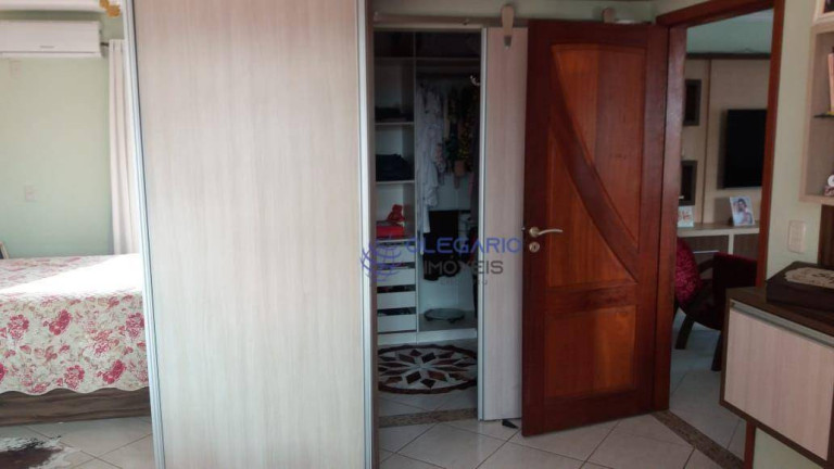 Imagem Sobrado com 4 Quartos à Venda, 460 m² em Centro - Penha Imagem Sobrado com 4 Quartos à Venda, 460 m² em Centro - Penha