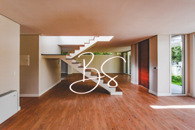 Imagem Casa com 4 Quartos à Venda, 1.096 m² em Centro - Gramado