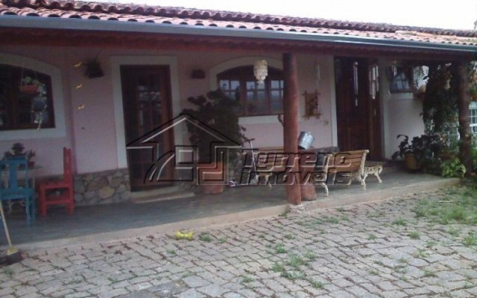 Casa com 4 Quartos à Venda, 320 m² em Centro - Jambeiro