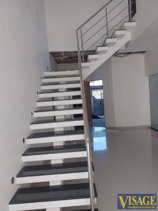 Sobrado com 3 Quartos à Venda,  em Pq. Dos Sinos - Jacareí