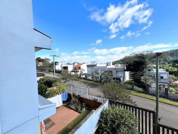 Imagem Casa com 3 Quartos à Venda, em Vila Nova - Porto Alegre Imagem Casa com 3 Quartos à Venda, em Vila Nova - Porto Alegre