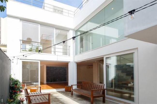 Casa com 3 Quartos à Venda, 220 m² em Campo Belo - São Paulo