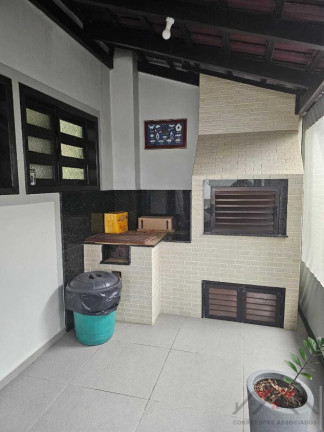 Imagem Sobrado com 3 Quartos à Venda, 204 m² em Centro - Barra Velha