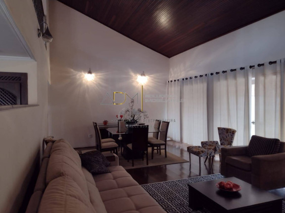 Imagem Sobrado com 3 Quartos à Venda, 300 m² em Centro - Botucatu