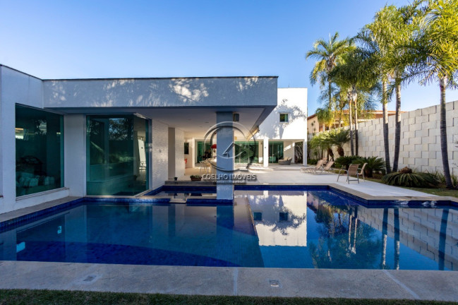 Casa com 5 Quartos à Venda, 800 m² em Lago Sul - Brasília