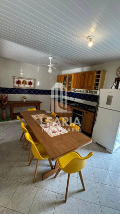 Imagem Casa com 3 Quartos para Temporada, 95 m² em Cambiju - Itapoá