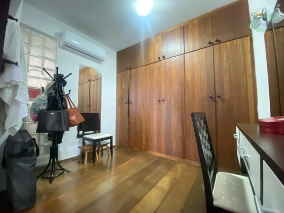 Imagem Apartamento com 4 Quartos à Venda, 200 m²