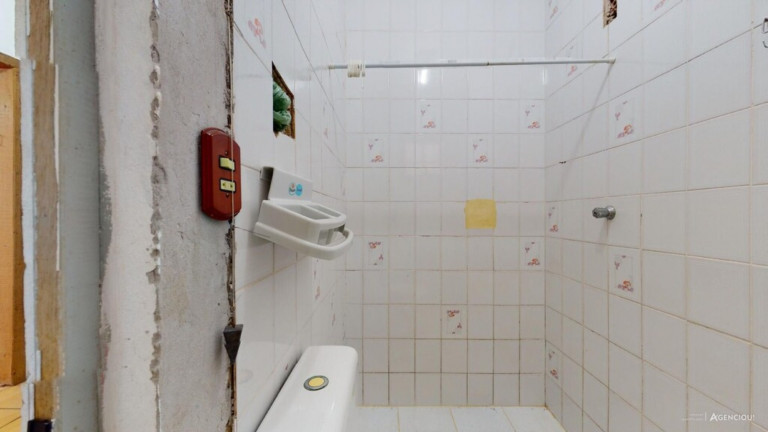 Imagem Imóvel com 4 Quartos à Venda, em Guarujá - Porto Alegre Imagem Imóvel com 4 Quartos à Venda, em Guarujá - Porto Alegre