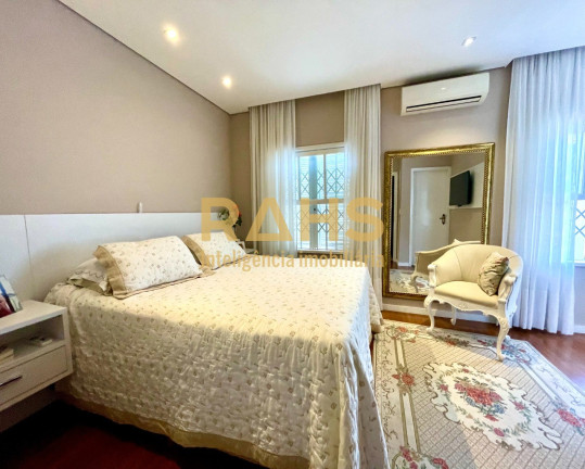 Imagem Casa com 3 Quartos à Venda, 265 m² em América - Joinville Imagem Casa com 3 Quartos à Venda, 265 m² em América - Joinville