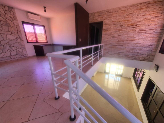 Imagem Casa com 3 Quartos à Venda, 305 m² em Centro - Boituva
