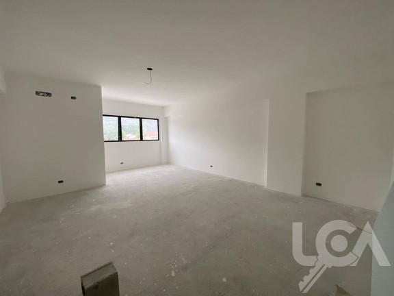 Sala Comercial à Venda, 42 m² em Centro - Caraguatatuba
