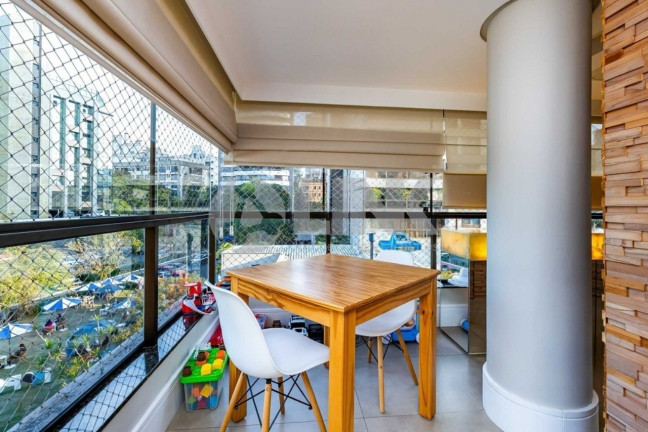 Imagem Apartamento com 3 Quartos à Venda, 162 m² em Moinhos De Vento - Porto Alegre