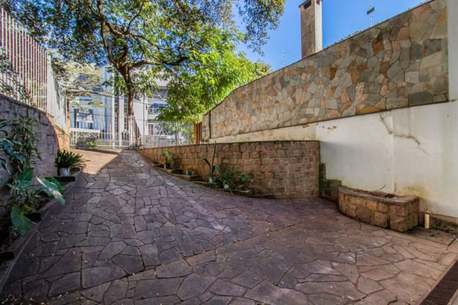Imagem Casa com 9 Quartos à Venda, 316 m² em Três Figueiras - Porto Alegre Imagem Casa com 9 Quartos à Venda, 316 m² em Três Figueiras - Porto Alegre