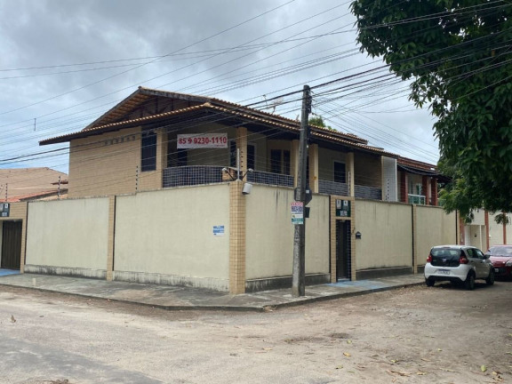 Casa com 3 Quartos à Venda, 303 m² em Parque Manibura - Fortaleza