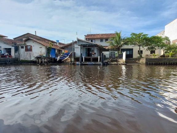 Imagem Casa com 2 Quartos à Venda, 140 m² em Centro - Balneário Barra Do Sul