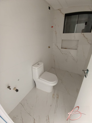 Imagem Sobrado com 3 Quartos à Venda, 172 m² em Dom Bosco - Itajaí