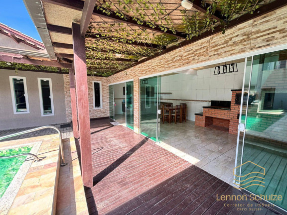 Imagem Casa com 9 Quartos à Venda, 520 m² em Centro - Balneário Barra Do Sul Imagem Casa com 9 Quartos à Venda, 520 m² em Centro - Balneário Barra Do Sul