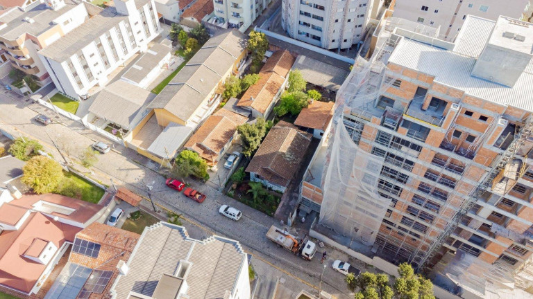 Imagem Terreno à Venda, 600 m² em Bacacheri - Curitiba