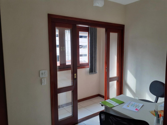 Imagem Casa com 7 Quartos à Venda, 186 m² em Várzea - Teresópolis Imagem Casa com 7 Quartos à Venda, 186 m² em Várzea - Teresópolis