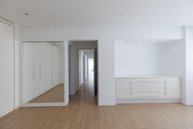 Imagem Apartamento com 3 Quartos para Alugar, 100 m² em Centro - Balneário Camboriú Imagem Apartamento com 3 Quartos para Alugar, 100 m² em Centro - Balneário Camboriú