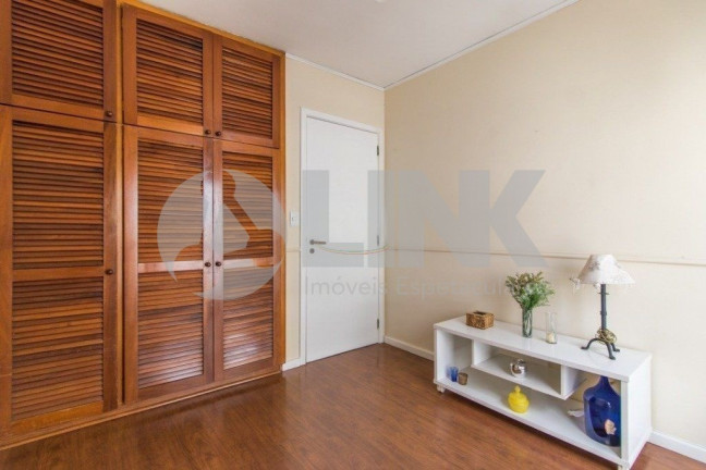 Imagem Imóvel com 2 Quartos à Venda, 182 m² em Bela Vista - Porto Alegre Imagem Imóvel com 2 Quartos à Venda, 182 m² em Bela Vista - Porto Alegre