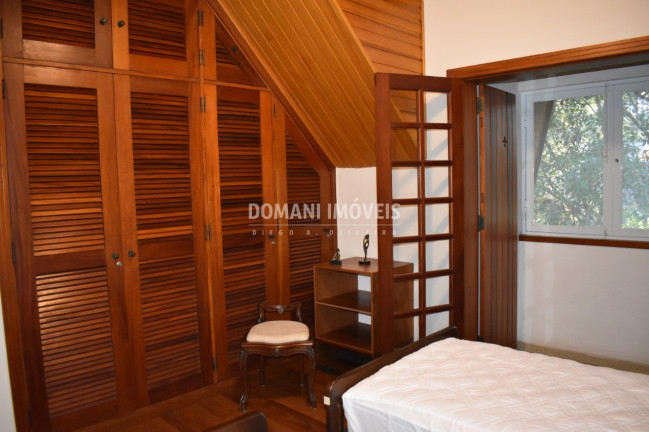 Imagem Imóvel com 3 Quartos à Venda, 159 m² em Região De Capivari - Campos Do Jordão