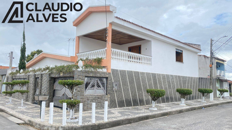 Imagem Casa com 4 Quartos à Venda, 392 m² em Jardim Cruzeiro - Feira De Santana Imagem Casa com 4 Quartos à Venda, 392 m² em Jardim Cruzeiro - Feira De Santana