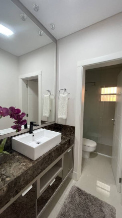 Imagem Casa com 3 Quartos à Venda, 280 m² em Centro - Barra Velha Imagem Casa com 3 Quartos à Venda, 280 m² em Centro - Barra Velha