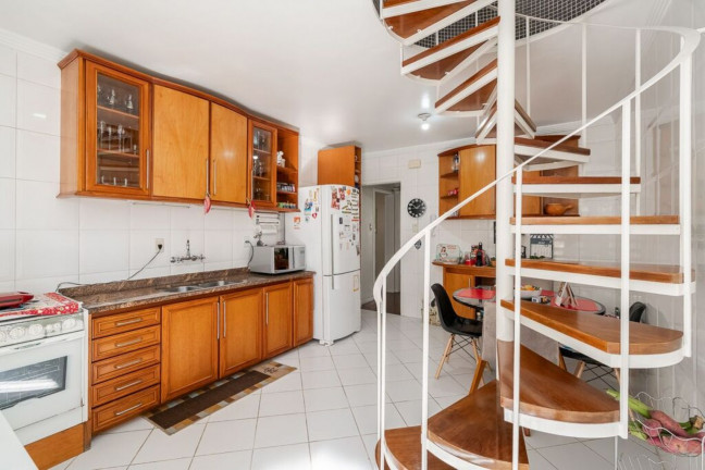 Imagem Imóvel com 3 Quartos à Venda, 204 m² em Rio Branco - Porto Alegre Imagem Imóvel com 3 Quartos à Venda, 204 m² em Rio Branco - Porto Alegre
