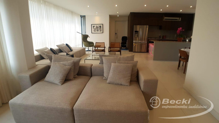 Imagem Apartamento com 3 Quartos à Venda, 174 m² em Glória - Joinville