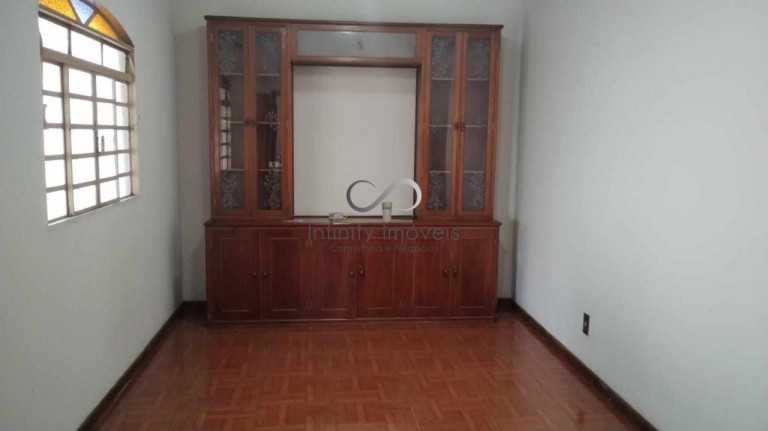 Imagem Casa com 4 Quartos à Venda, 360 m² em Vale Das Amendoeiras - Contagem