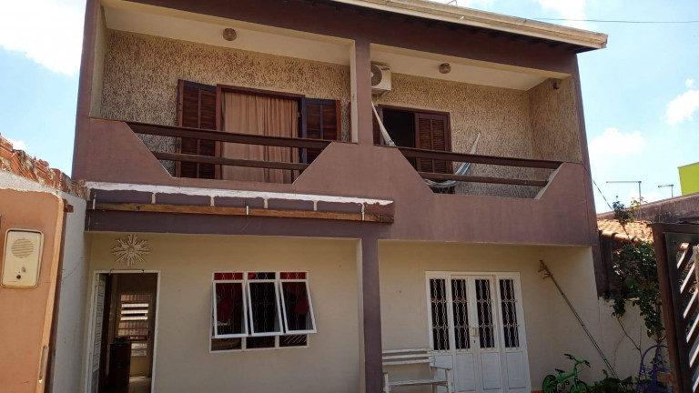 Casa com 3 Quartos à Venda, 174 m² em Centro - Boituva